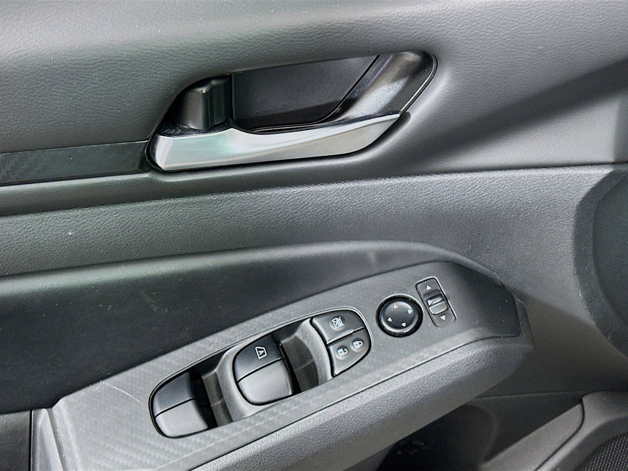 Used 2024 Nissan Altima 2.5 SV image 15