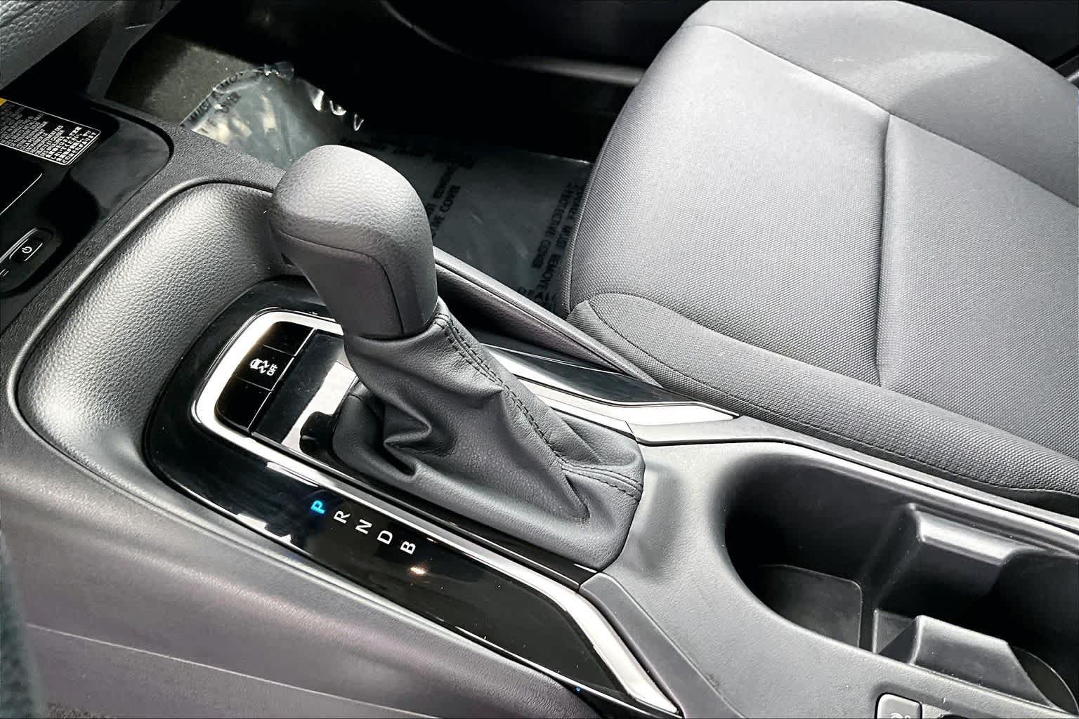 Used 2025 Toyota Corolla LE w/ LE Premium Package FWD image 16