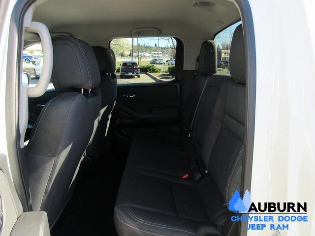 Used 2024 Nissan Frontier SV image 19