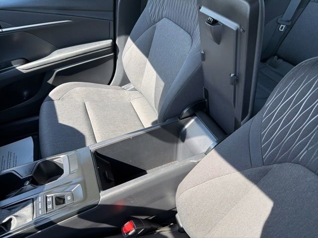 Used 2025 Toyota Camry LE image 21