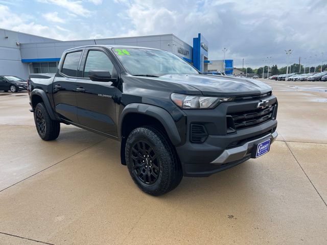 Used 2024 Chevrolet Colorado Trail Boss AWD/4WD image 7