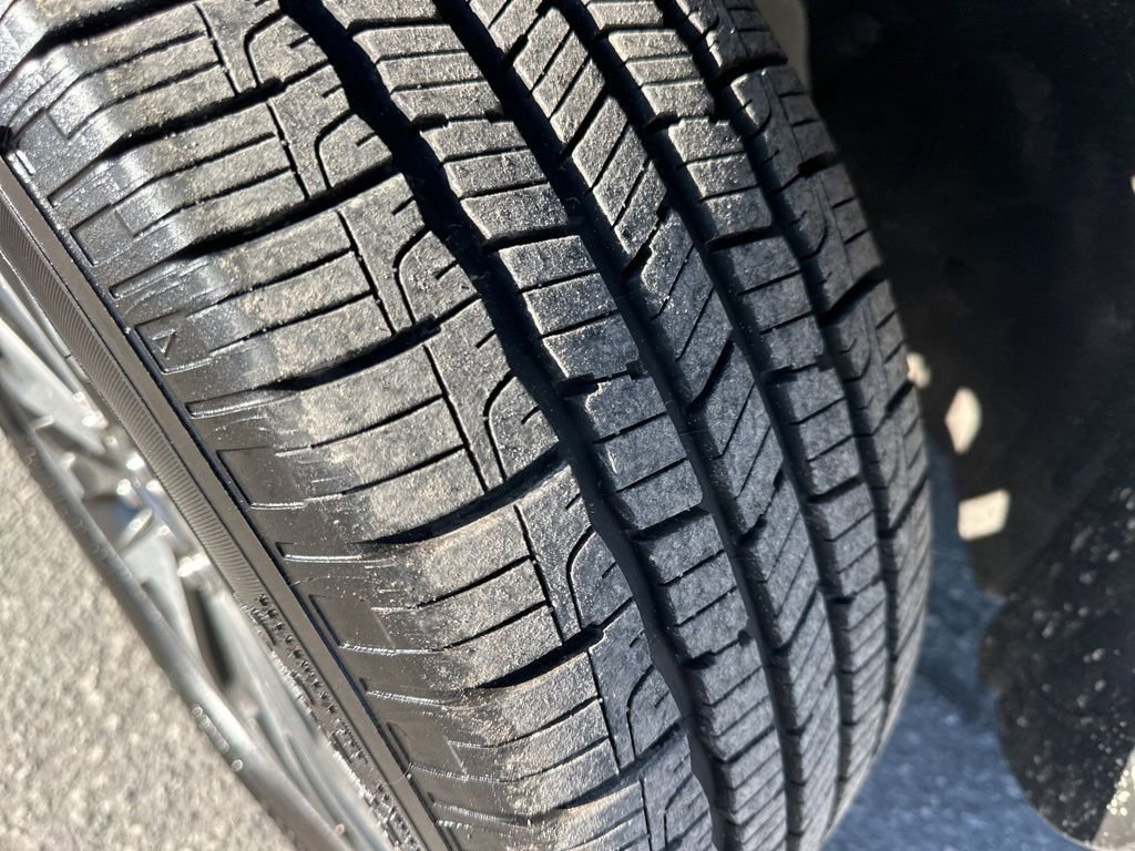 Used 2020 Ford Escape Titanium image 35