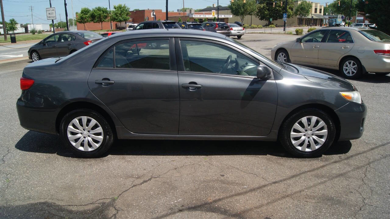 Used 2012 Toyota Corolla LE image 11