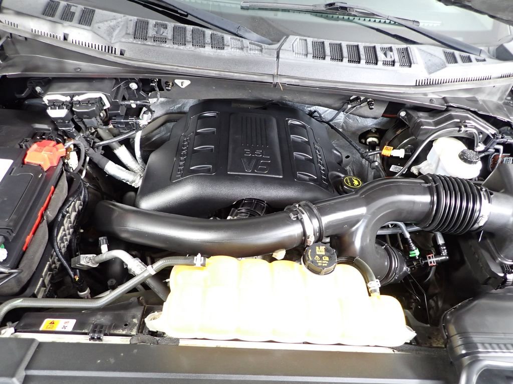 Used 2016 Ford F150 Lariat image 10