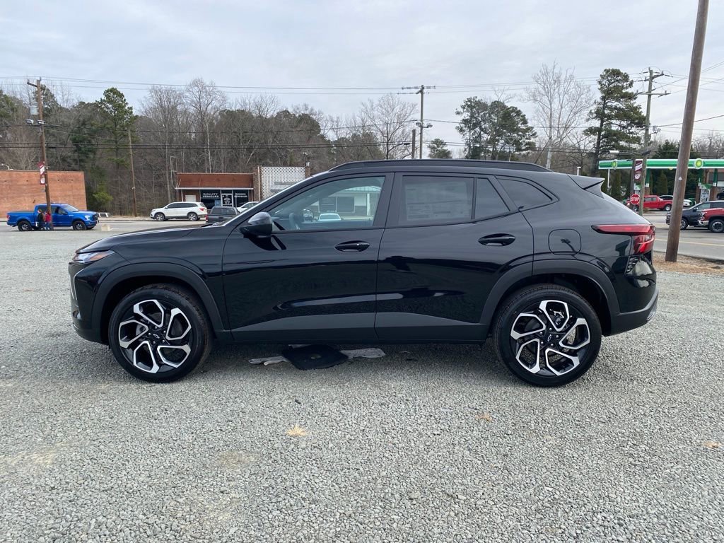 New 2026 Chevrolet Trax RS w/ Sunroof Package FWD image 6