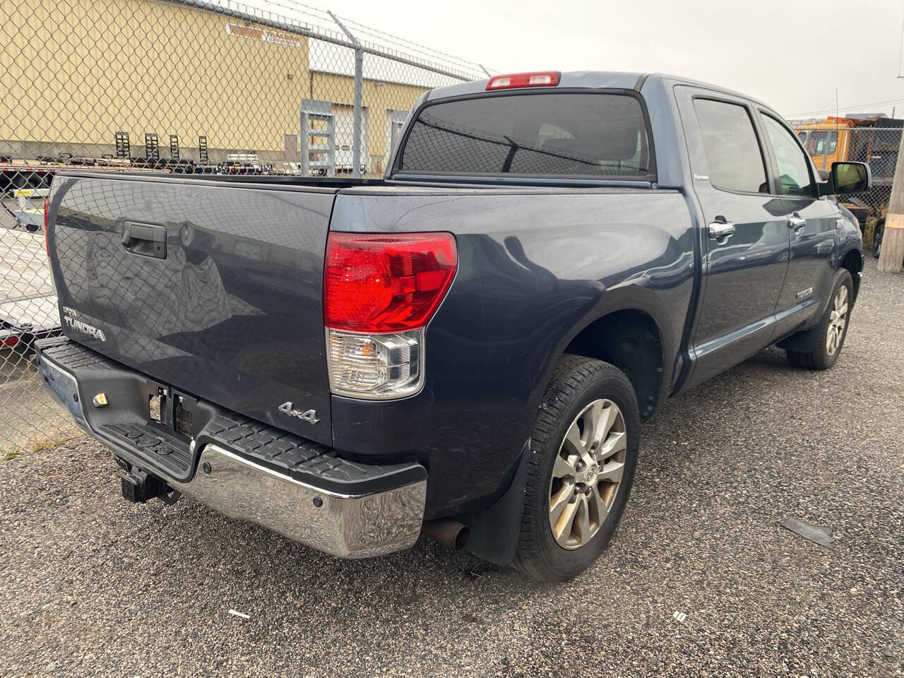 Used 2010 Toyota Tundra Limited image 4