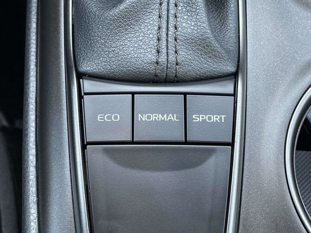 Used 2022 Toyota Camry SE image 32