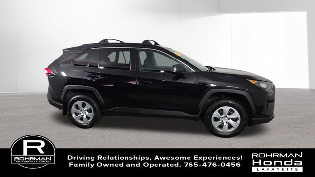 Used 2021 Toyota RAV4 LE AWD/4WD image 2