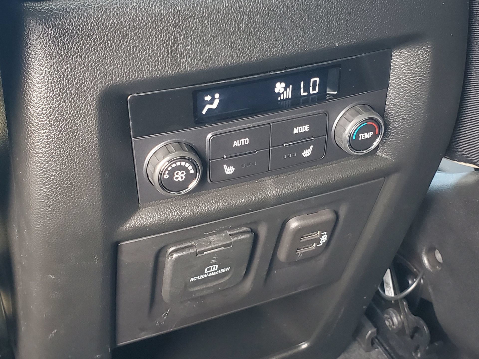 Used 2023 Chevrolet Traverse Premier w/ Redline Edition FWD image 17