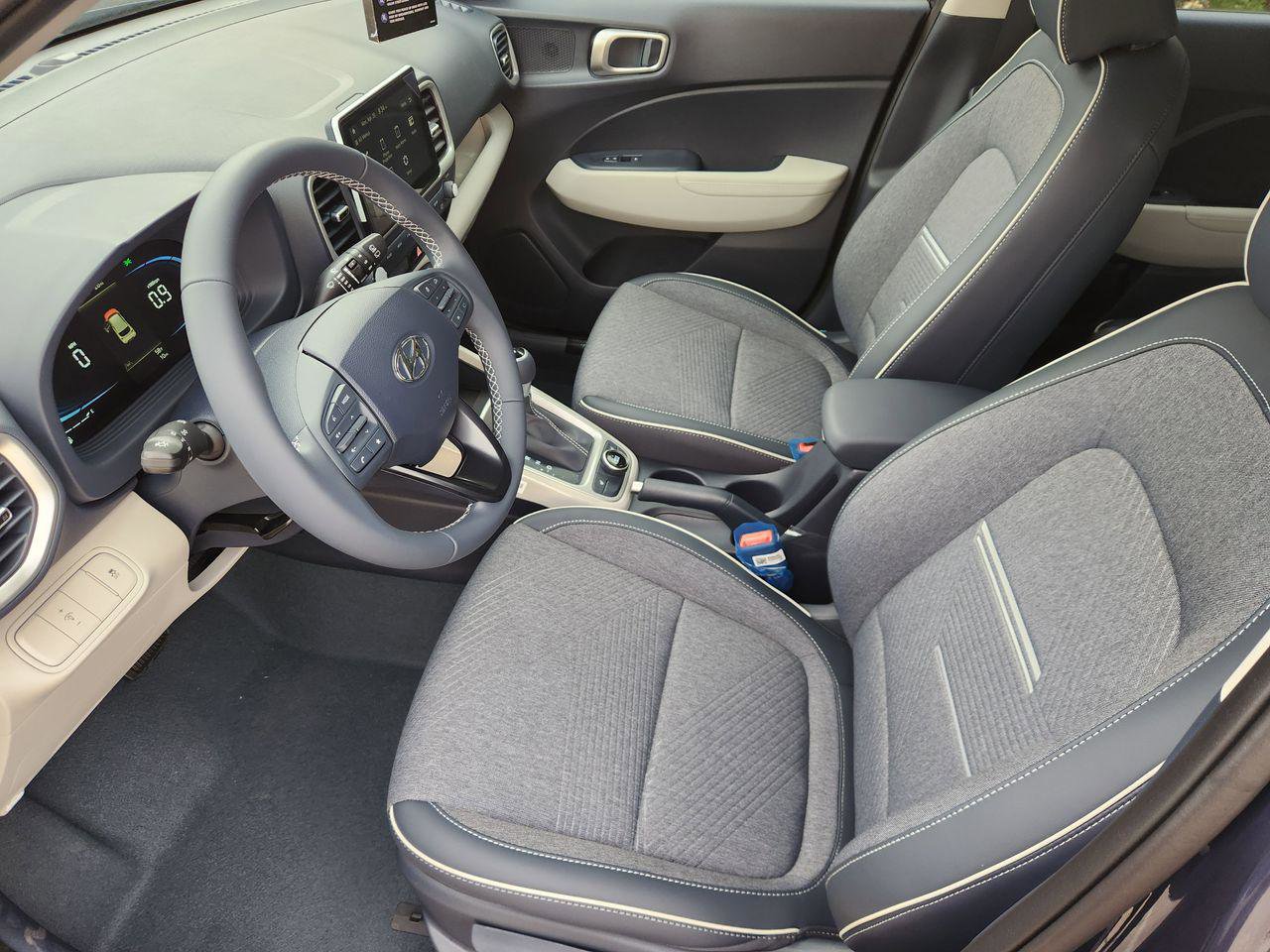 New 2026 Hyundai Venue SEL FWD image 9