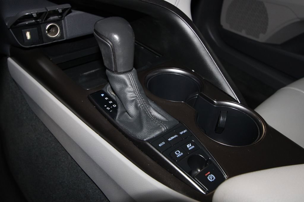 Used 2024 Toyota Camry SE FWD image 16