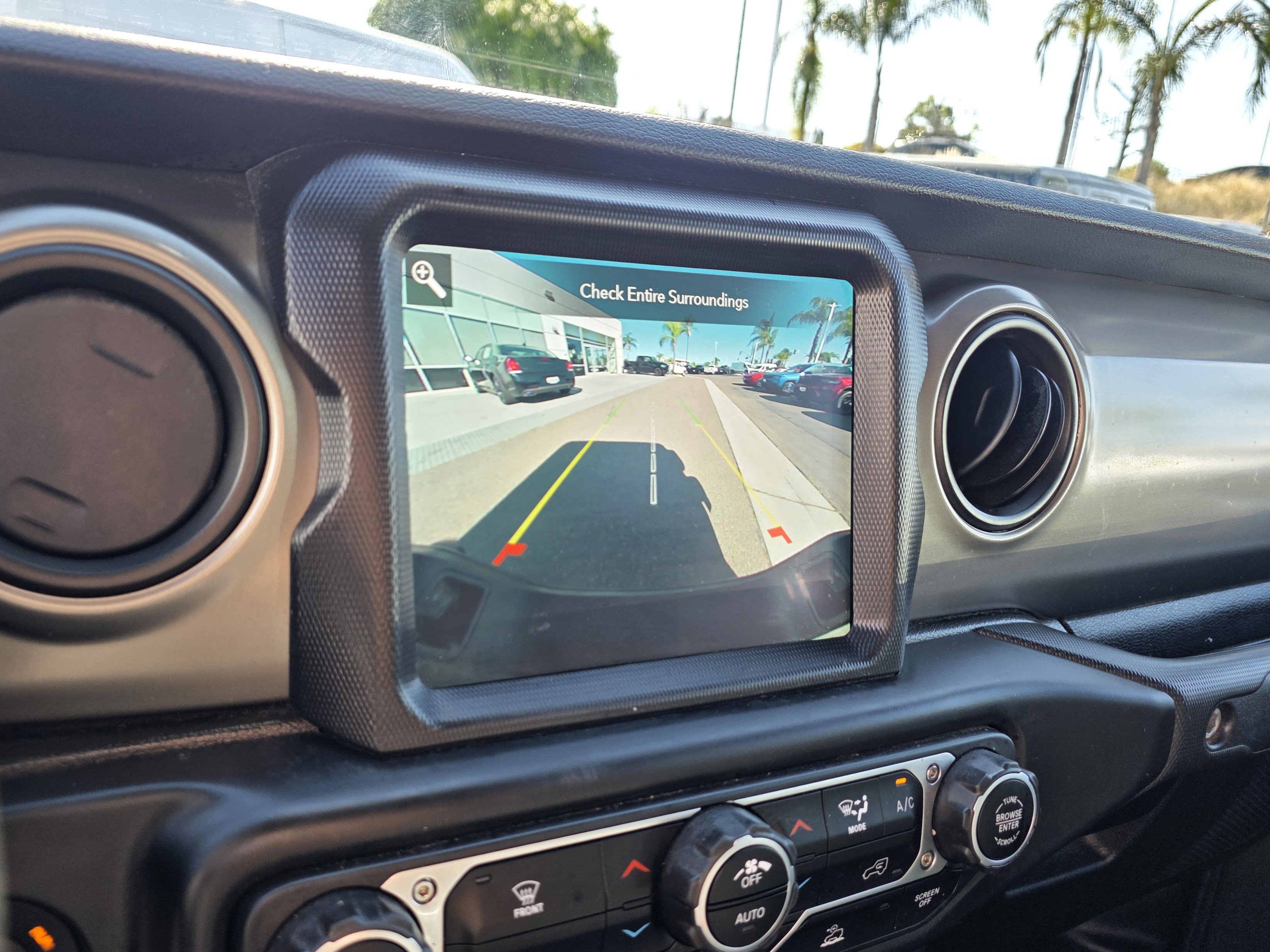 Certified 2021 Jeep Gladiator Willys image 14