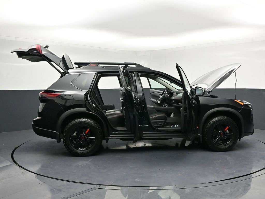 Used 2025 Nissan Rogue SV w/ Rock Creek Premium Package image 37