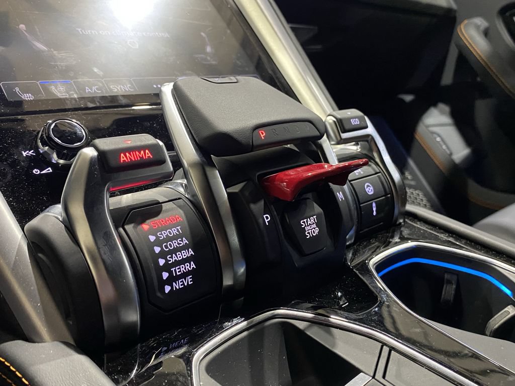Used 2024 Lamborghini Urus S AWD/4WD image 10