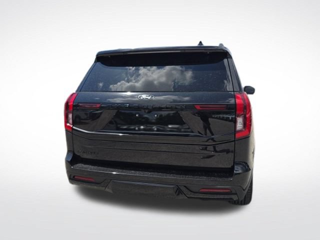 Used 2026 Ford Expedition Platinum w/ Stealth Performance Package AWD/4WD image 4