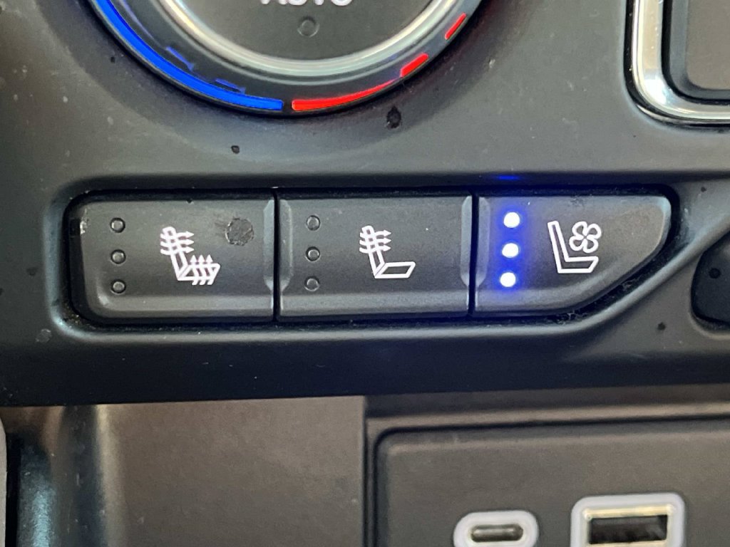 Used 2022 Chevrolet Suburban High Country AWD/4WD image 46