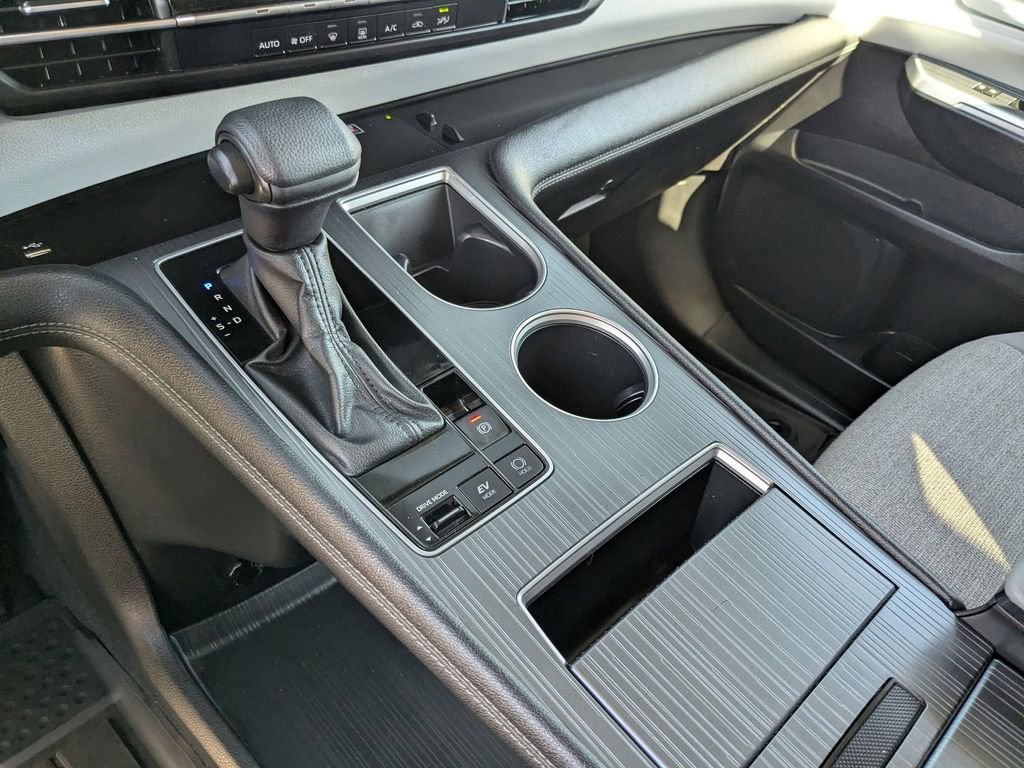 Used 2025 Toyota Sienna LE image 22