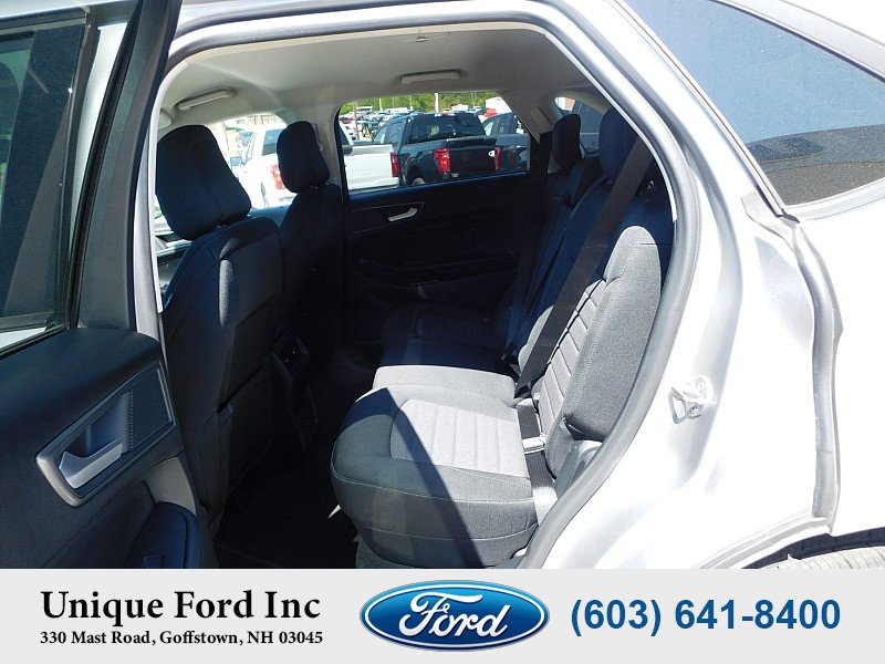 Used 2021 Ford Edge SE image 12