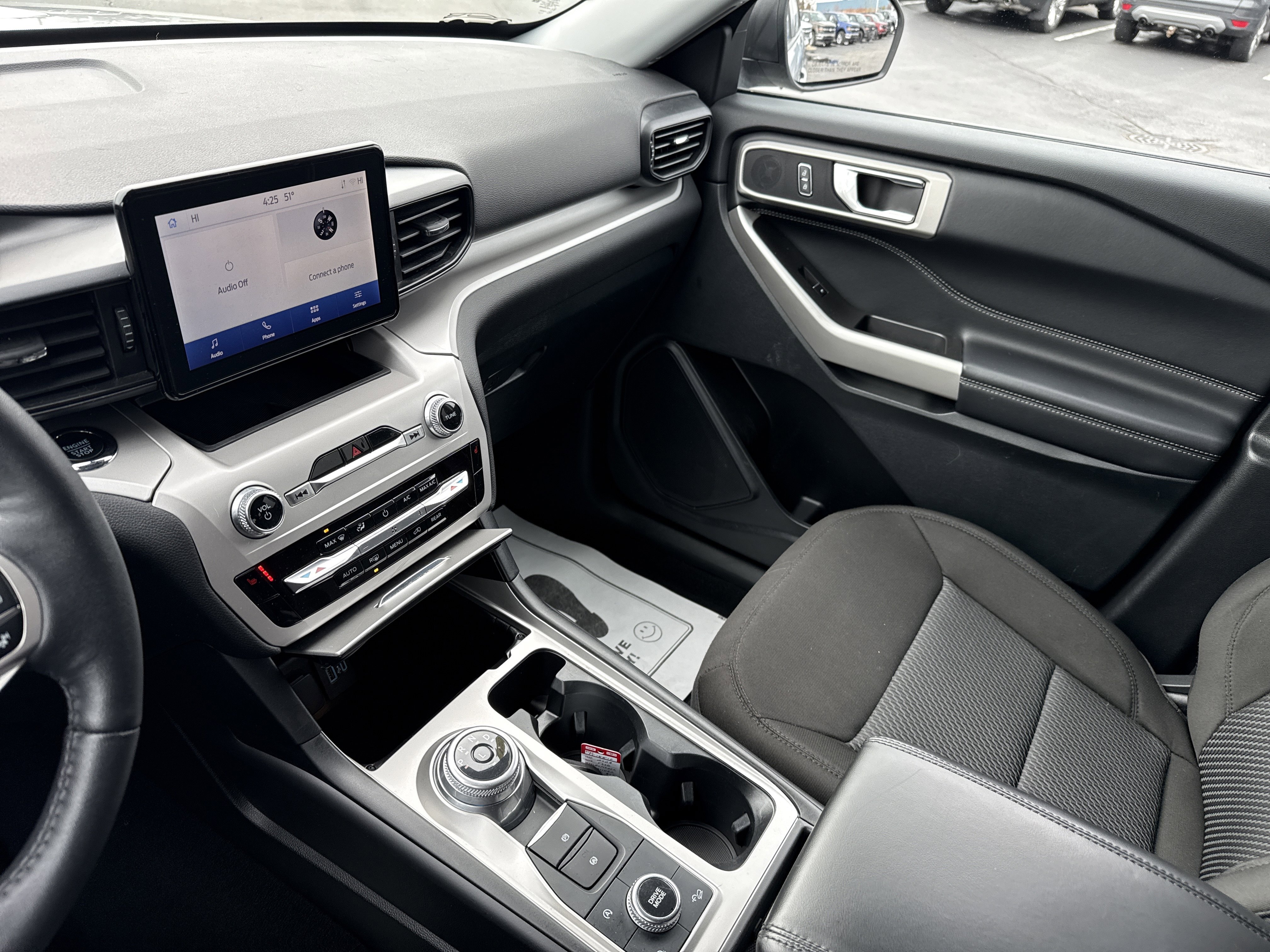 Certified 2024 Ford Explorer XLT image 29