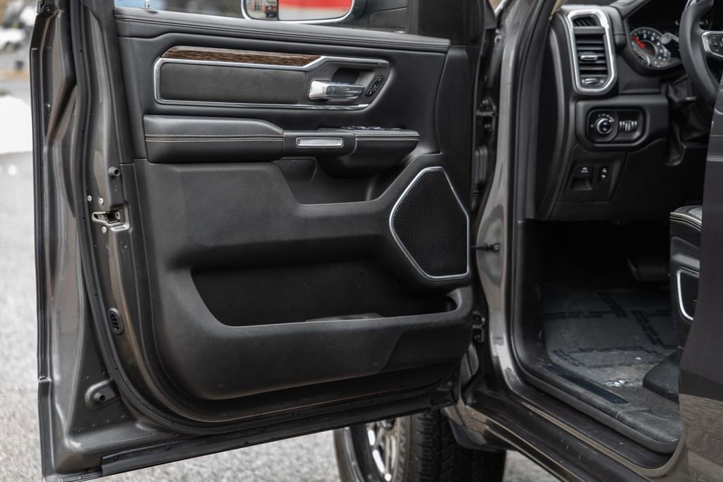 Used 2019 RAM 1500 Laramie image 50