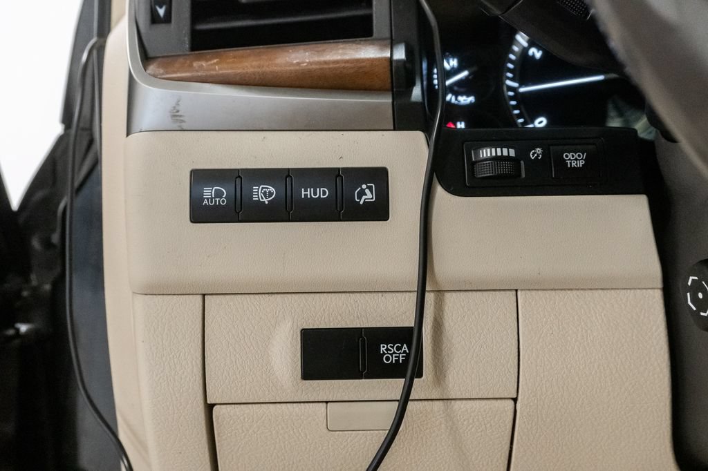 Used 2017 Lexus LX 570 4WD w/ Luxury Package image 13