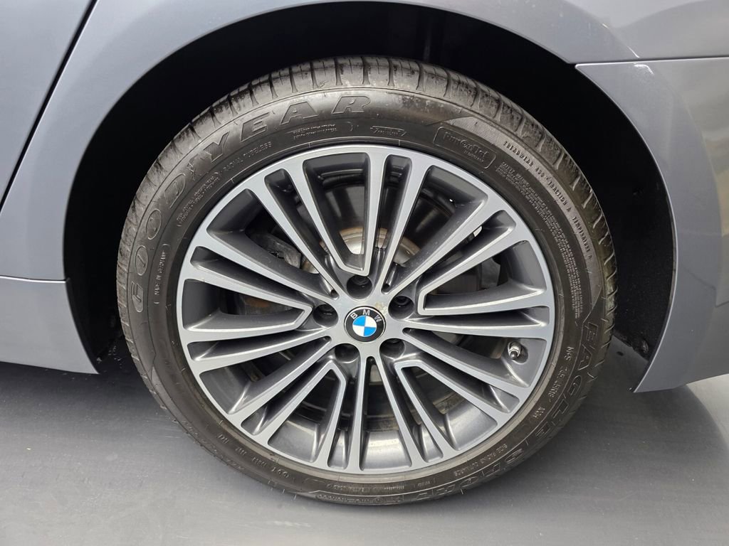 Used 2019 BMW 540i w/ Convenience Package RWD image 17