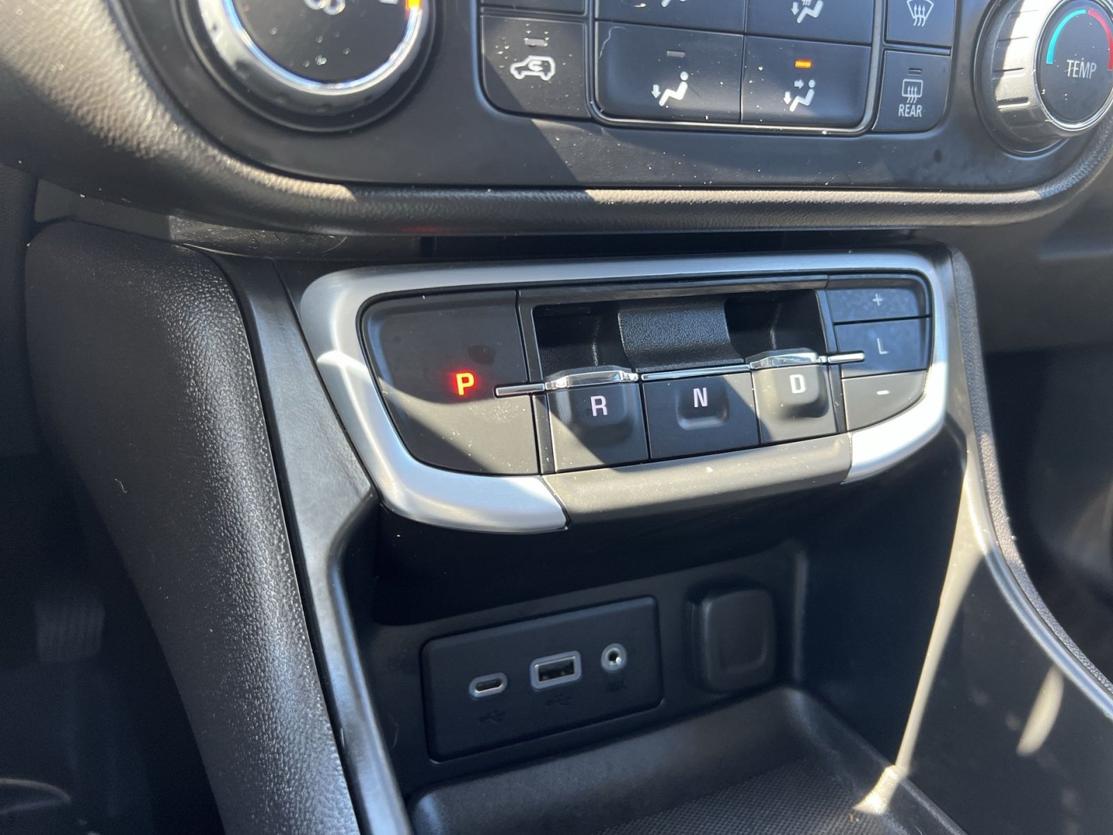 Used 2024 GMC Terrain SLE FWD image 20