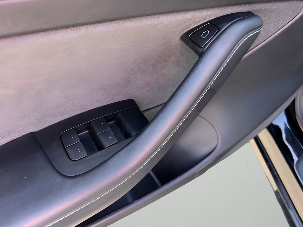 Used 2022 Tesla Model 3 Long Range AWD/4WD image 17
