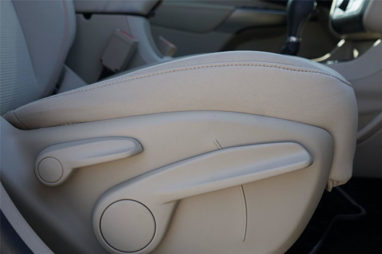 Used 2019 Jeep Cherokee Latitude w/ Popular Appearance Group FWD image 27