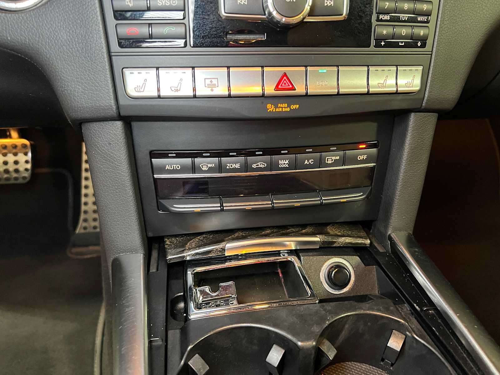 Used 2015 Mercedes-Benz E 400 4MATIC Sedan image 37