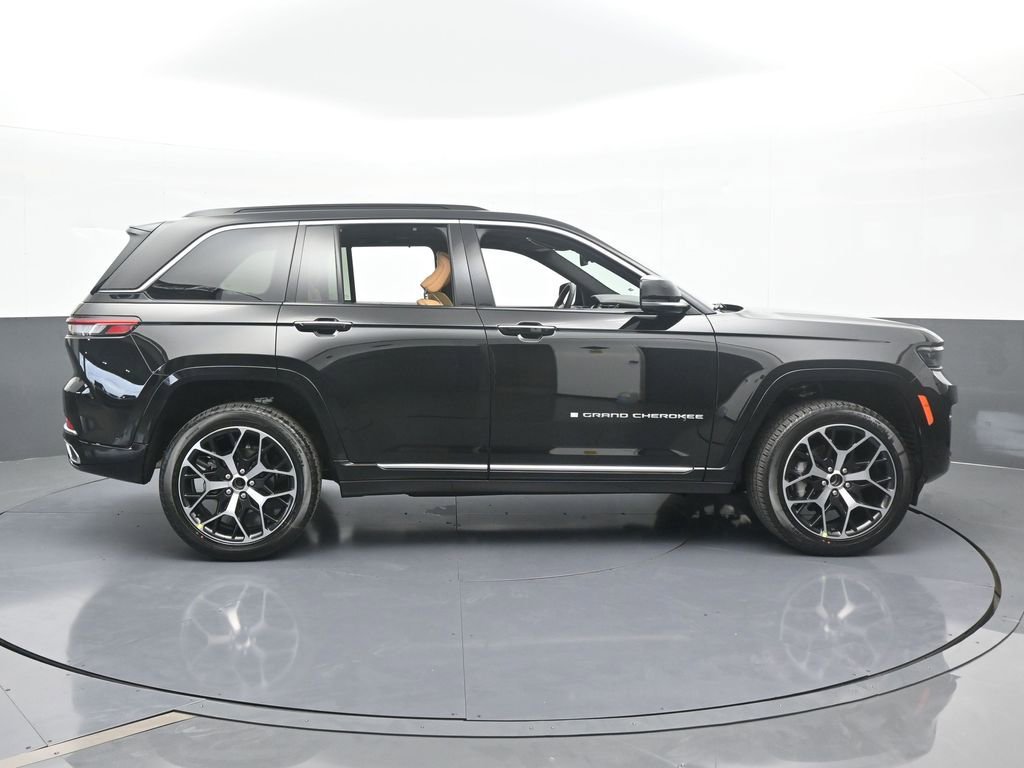 New 2025 Jeep Grand Cherokee Summit image 7