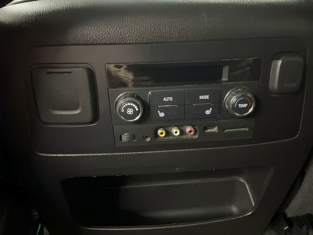Used 2015 GMC Yukon XL SLT w/ Open Road Package AWD/4WD image 23