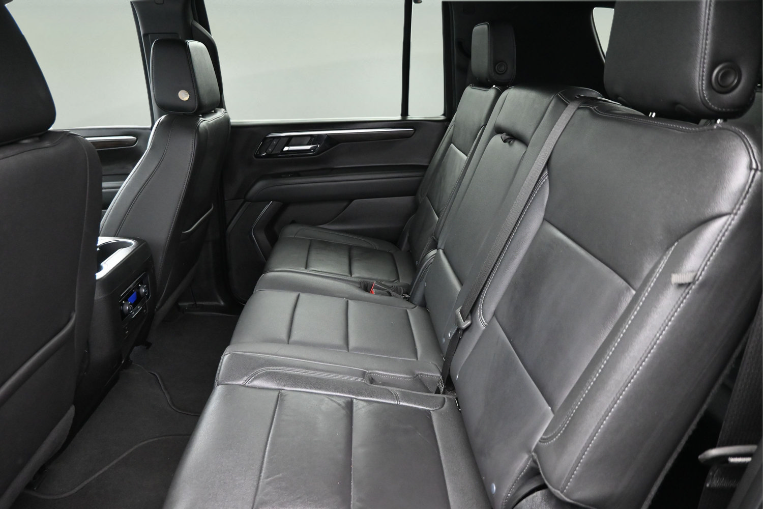 Used 2025 Chevrolet Suburban LT AWD/4WD image 11