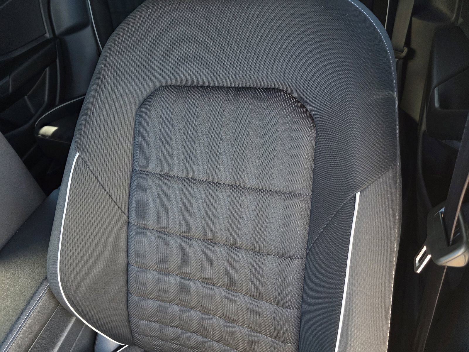 Used 2024 Volkswagen Jetta Sport image 15