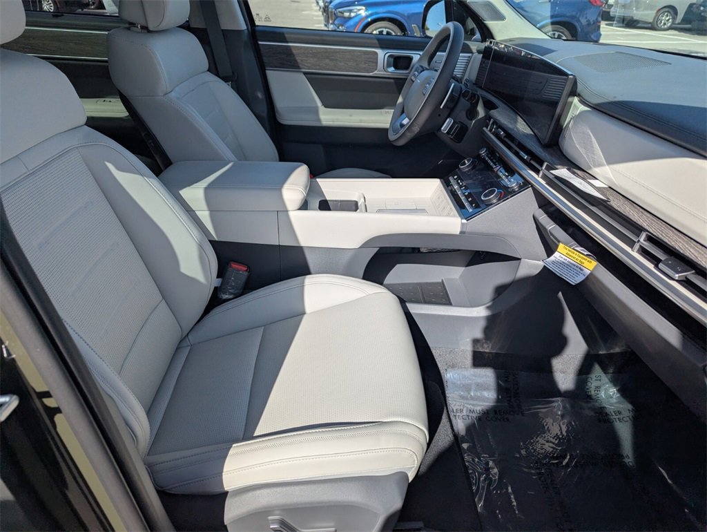 Used 2025 Hyundai Santa Fe Calligraphy image 10