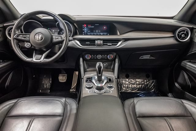 Used 2022 Alfa Romeo Stelvio Ti AWD/4WD image 25