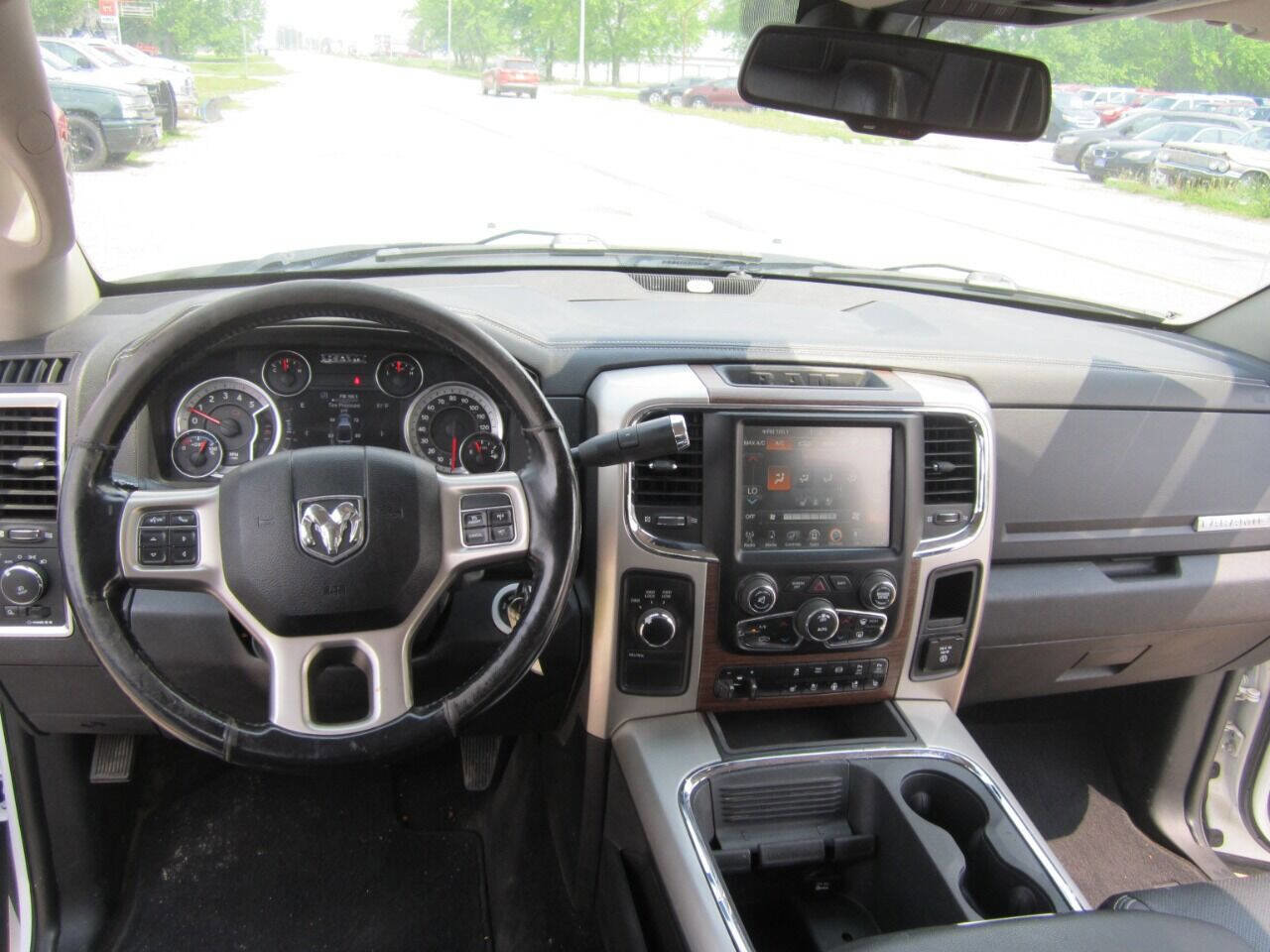 Used 2017 RAM 2500 Laramie w/ Convenience Group AWD/4WD image 9