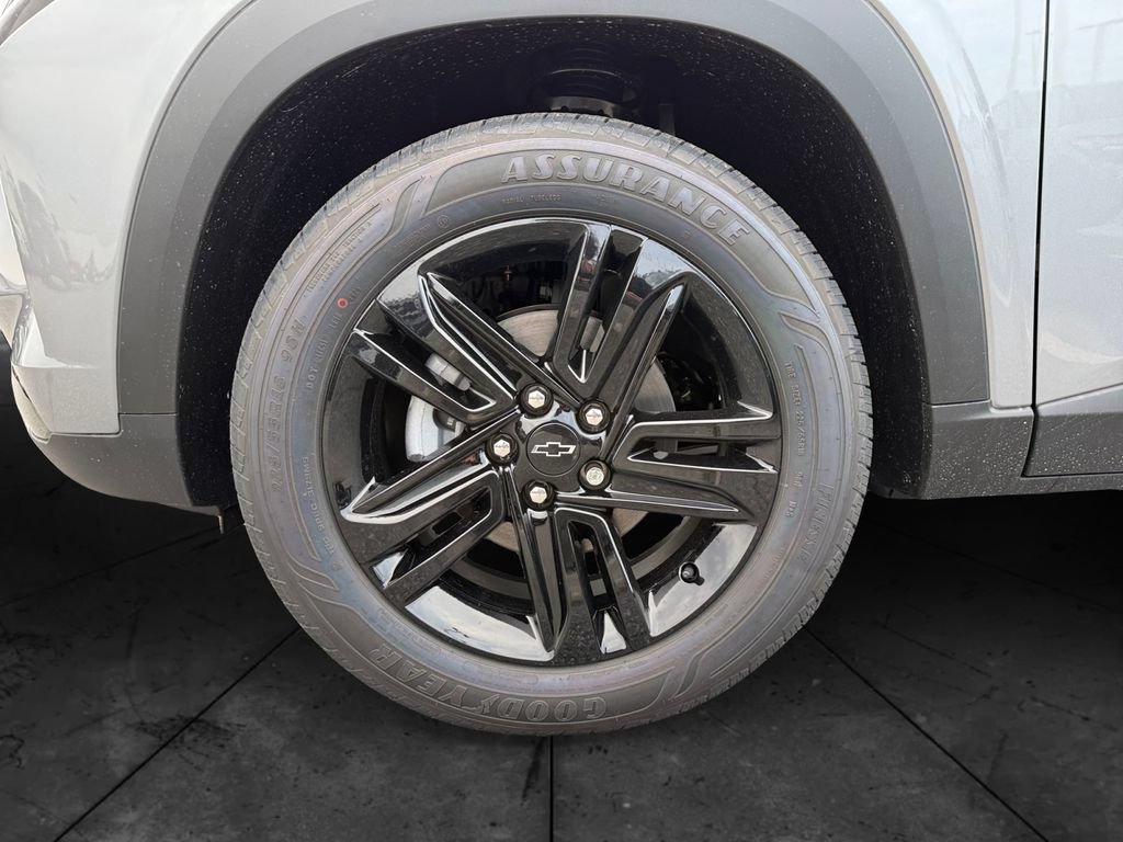 New 2026 Chevrolet Trax ACTIV w/ Sunroof Package FWD image 14