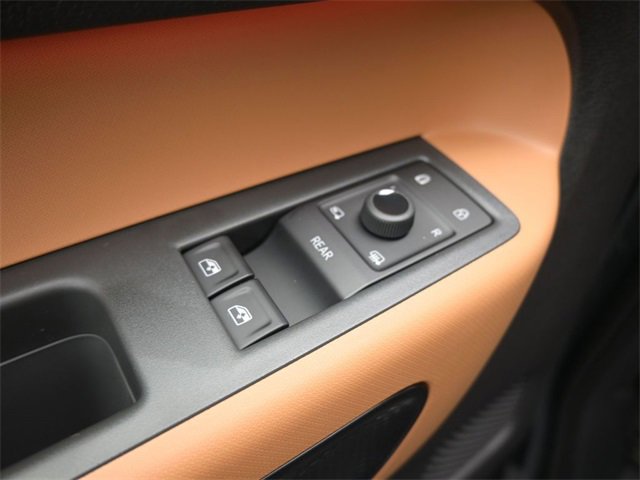 New 2025 Volkswagen ID. Buzz Pro S Plus image 13