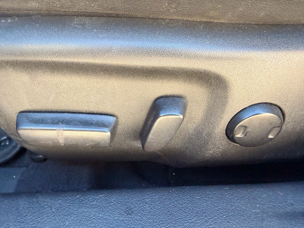 Used 2015 Toyota Camry SE image 11