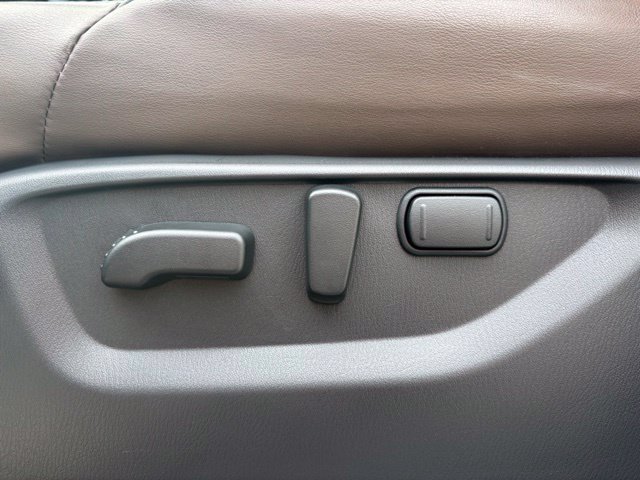 Used 2024 Nissan Armada Platinum w/ Captain's Chairs Package AWD/4WD image 15