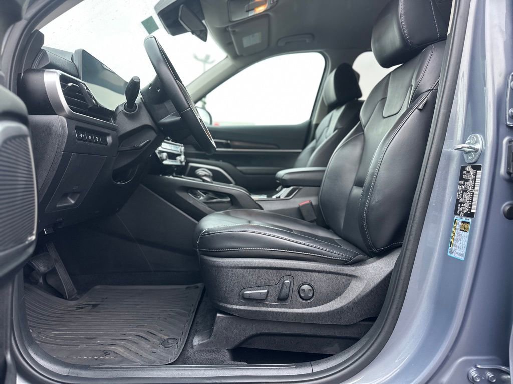 Used 2024 Kia Telluride S image 18