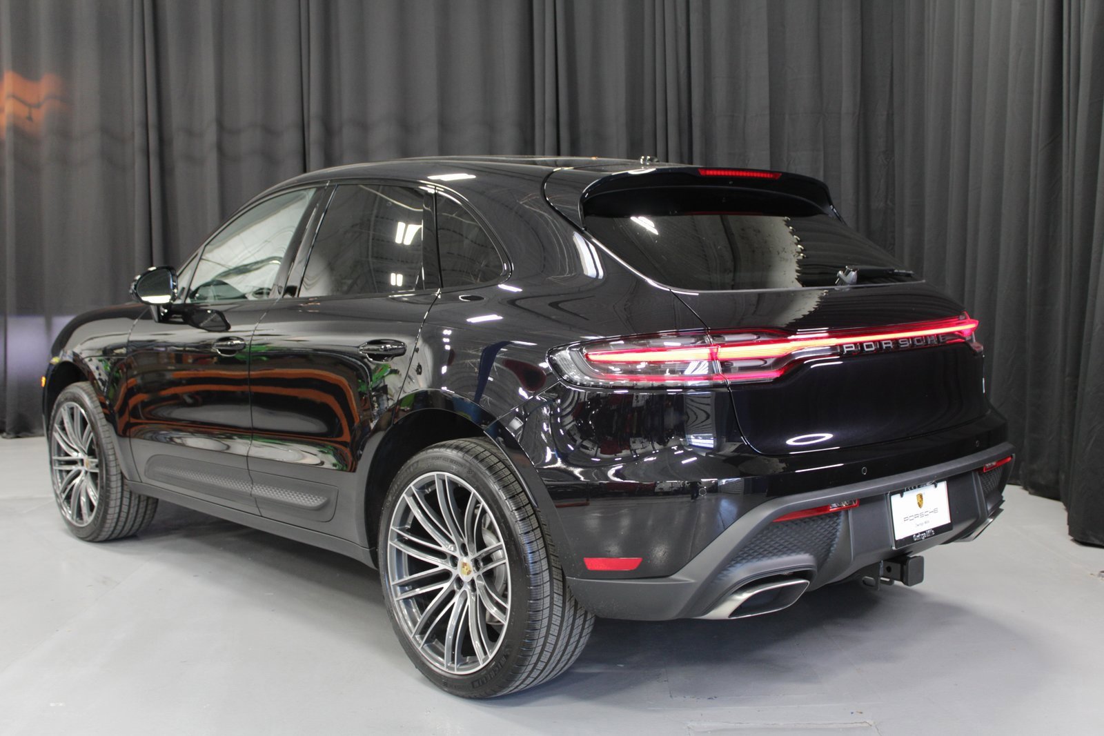 New 2026 Porsche Macan image 3