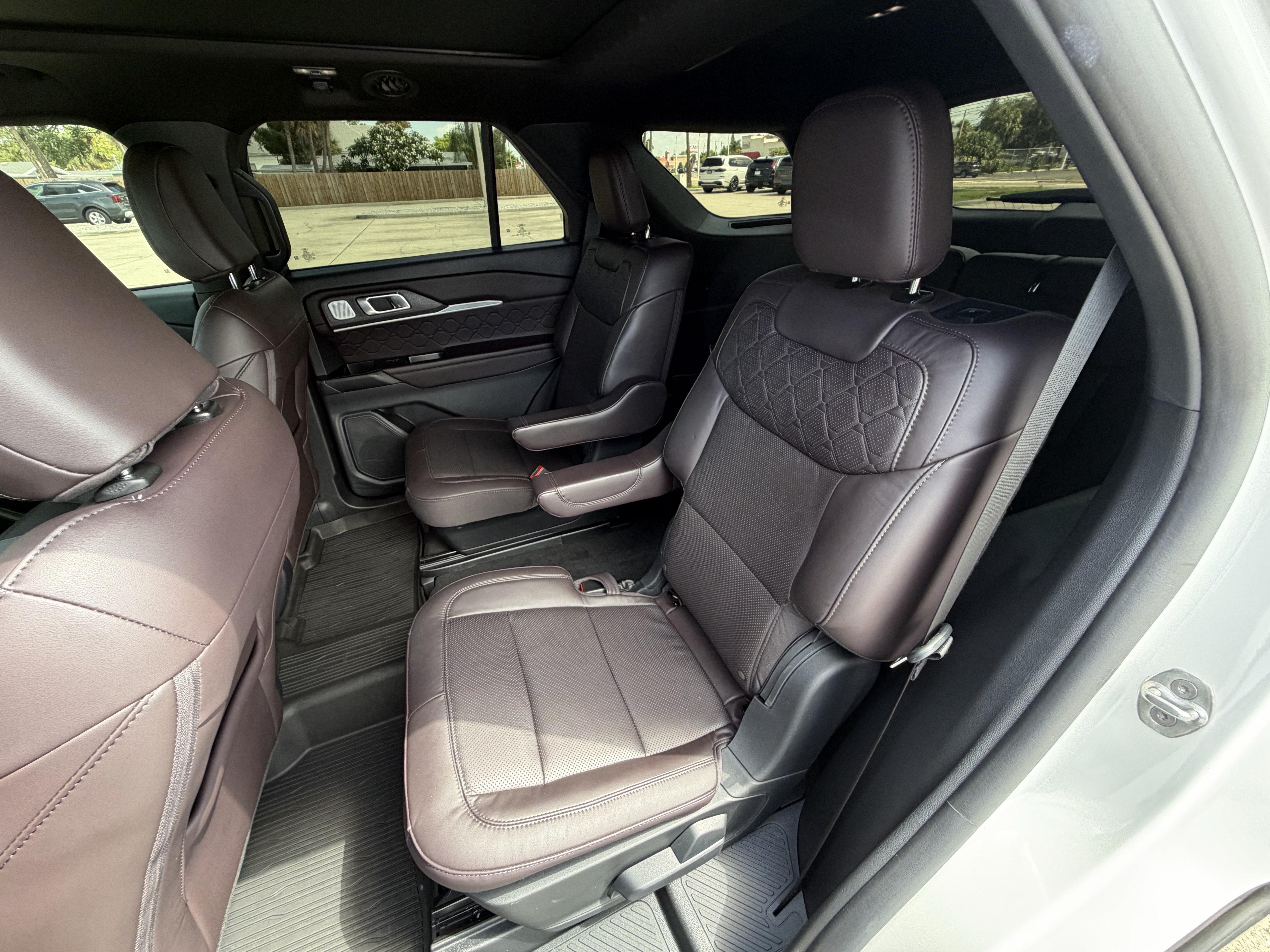 Used 2025 Ford Explorer Platinum w/ Ultimate Package RWD image 15
