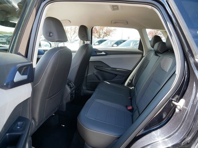 Used 2024 Volkswagen Taos SE AWD/4WD image 17