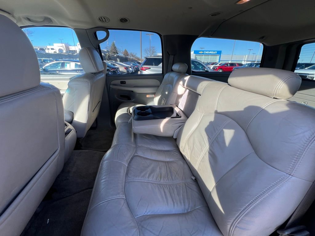 Used 2002 Chevrolet Suburban LT image 19