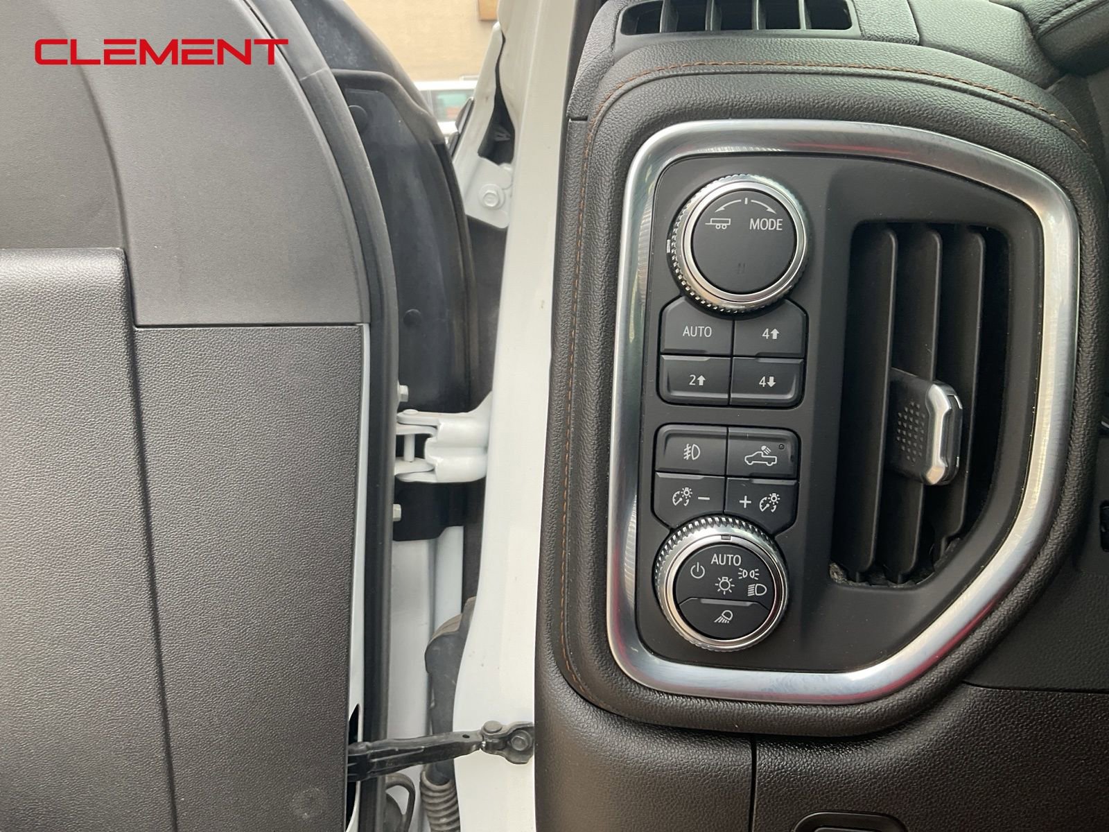 Used 2023 GMC Sierra 2500 AT4 w/ AT4 Premium Plus Package image 14