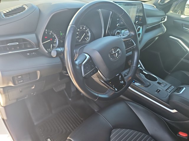 Used 2021 Toyota Highlander XSE image 9