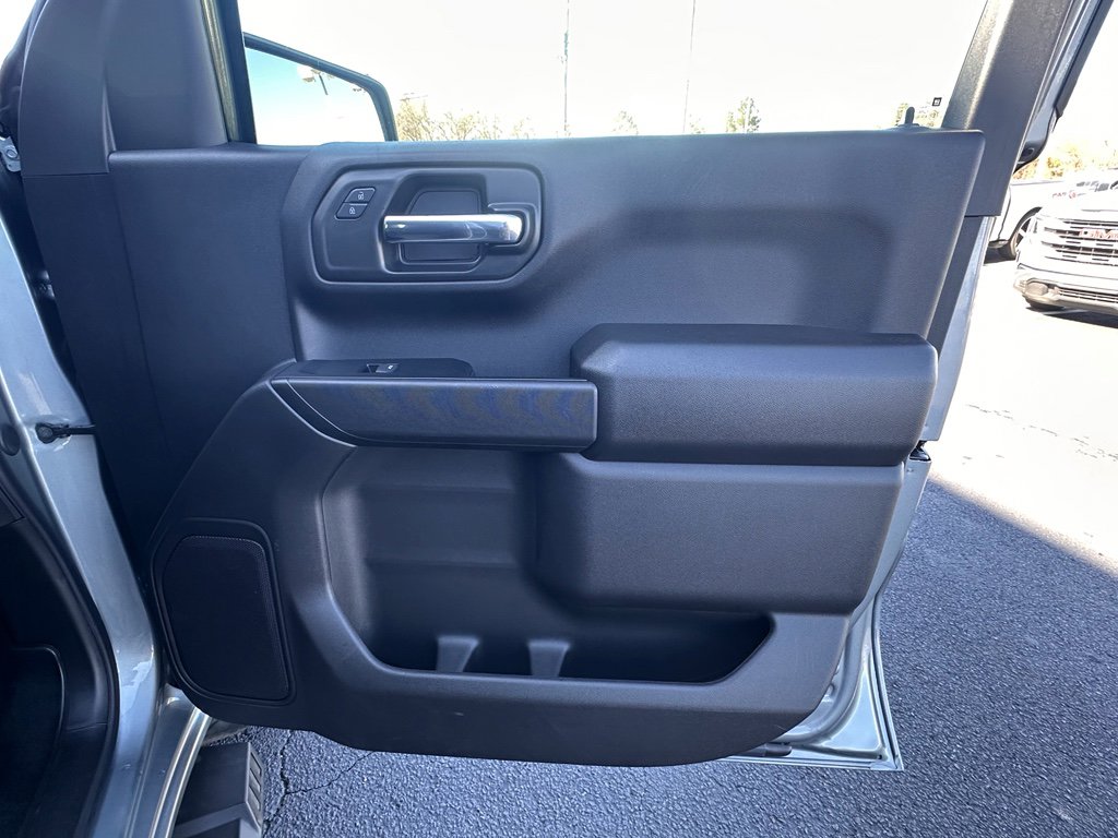 Used 2024 Chevrolet Silverado 1500 Custom w/ Dark Appearance Package image 27