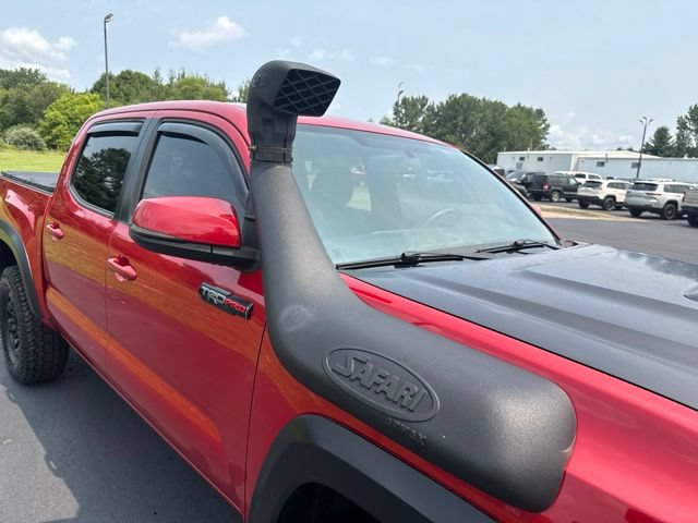 Used 2017 Toyota Tacoma 4x4 Double Cab image 10